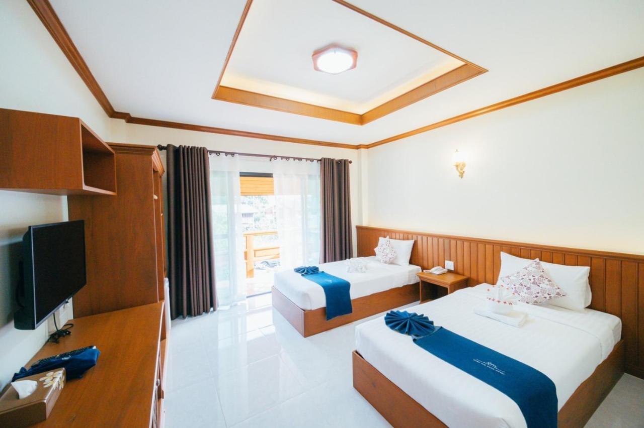 Huen Him Kong Hotel Пхрэ Экстерьер фото